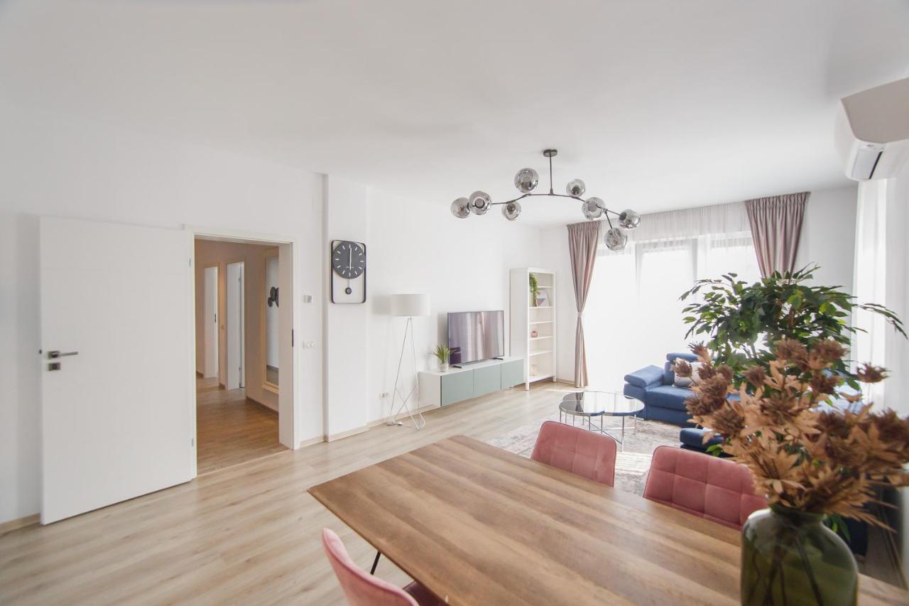 Perfect Harmony At Eas Residence Орадеа Екстериор снимка